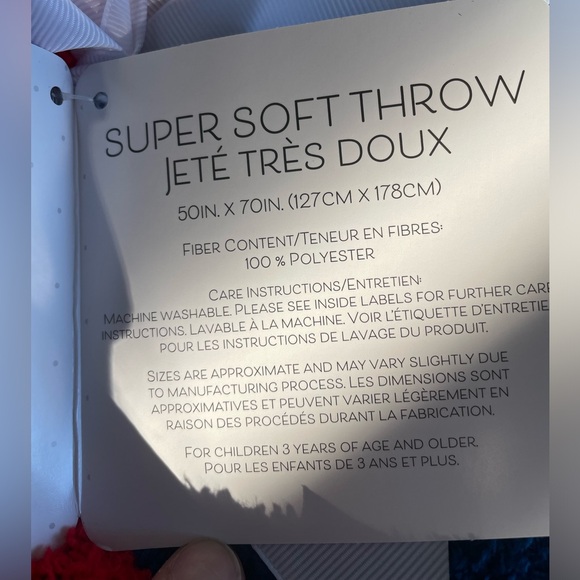 NEW Disney Mickey Mouse Super Soft Throw Blanket Large Red Blue Blocks 50" x 70" - Picture 6 of 9